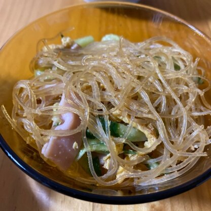 人参がなかったのでハムきゅうり薄焼き卵で。
子供もたくそん食べてくれました！